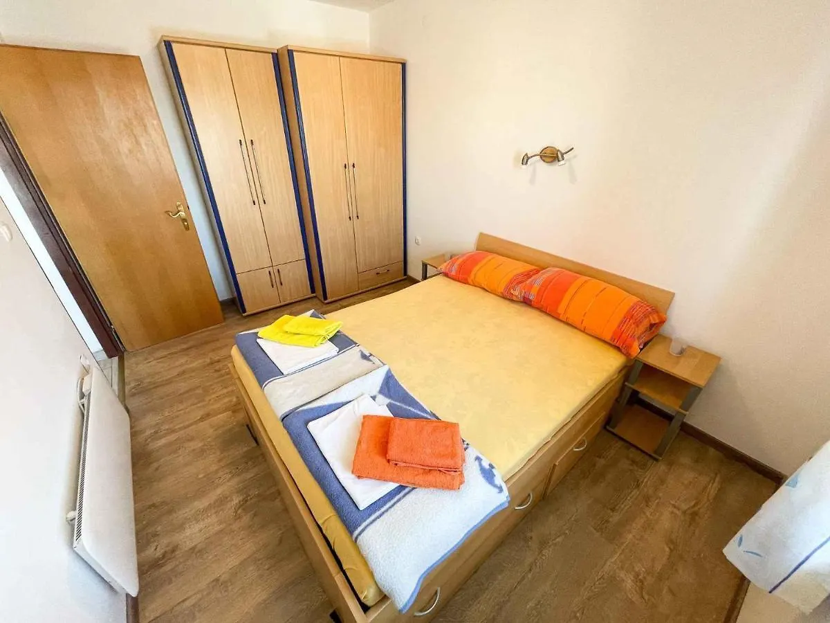 Apartments In Jadranovo 41872 Croatia