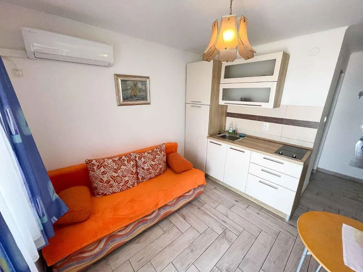 Apartments In Jadranovo 41872